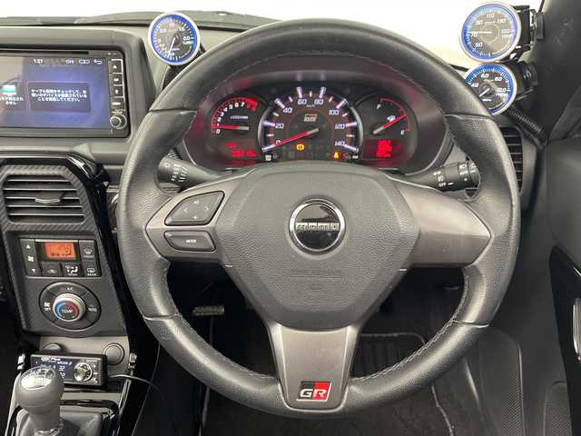 トヨタ コペン GRスポーツ 埼玉県 2021(令3)年 3.7万km 赤 社外７インチディスプレイオーディオ　/バックカメラ　/シートヒーター　/社外マフラー　/前ドラレコ　/ＢＬＩＴＺ製車高調「ＤＳＣ　ＰＬＵＳ」　/前後タワーバー　/ロールバー　/ＥＴＣ/社外エアクリーナー/リアスポイラー/Defi オイルプレスメーター/Defi ターボメーター/Defi 油温計/社外アルミホイール/オートＬＥＤライト　/フォグライト