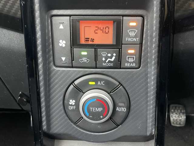 トヨタ コペン GRスポーツ 埼玉県 2021(令3)年 3.7万km 赤 社外７インチディスプレイオーディオ　/バックカメラ　/シートヒーター　/社外マフラー　/前ドラレコ　/ＢＬＩＴＺ製車高調「ＤＳＣ　ＰＬＵＳ」　/前後タワーバー　/ロールバー　/ＥＴＣ/社外エアクリーナー/リアスポイラー/Defi オイルプレスメーター/Defi ターボメーター/Defi 油温計/社外アルミホイール/オートＬＥＤライト　/フォグライト