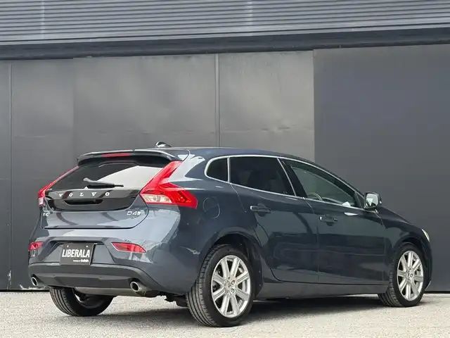 ボルボ Ｖ４０ D4 インスクリプション 和歌山県 2017(平29)年 6.7万km デニムブルーメタリック ナビ/バックカメラ/BT/TV/USB/CD/DVD/白革/前席パワーシート/前席シートヒーター/D席メモリ機能/LEDライト/ETC/ACC/BLIS/純正17インチホイール