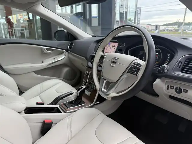 ボルボ Ｖ４０ D4 インスクリプション 和歌山県 2017(平29)年 6.7万km デニムブルーメタリック ナビ/バックカメラ/BT/TV/USB/CD/DVD/白革/前席パワーシート/前席シートヒーター/D席メモリ機能/LEDライト/ETC/ACC/BLIS/純正17インチホイール