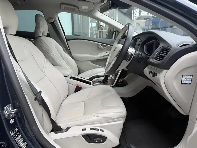 ボルボ Ｖ４０ D4 インスクリプション 和歌山県 2017(平29)年 6.7万km デニムブルーメタリック ナビ/バックカメラ/BT/TV/USB/CD/DVD/白革/前席パワーシート/前席シートヒーター/D席メモリ機能/LEDライト/ETC/ACC/BLIS/純正17インチホイール