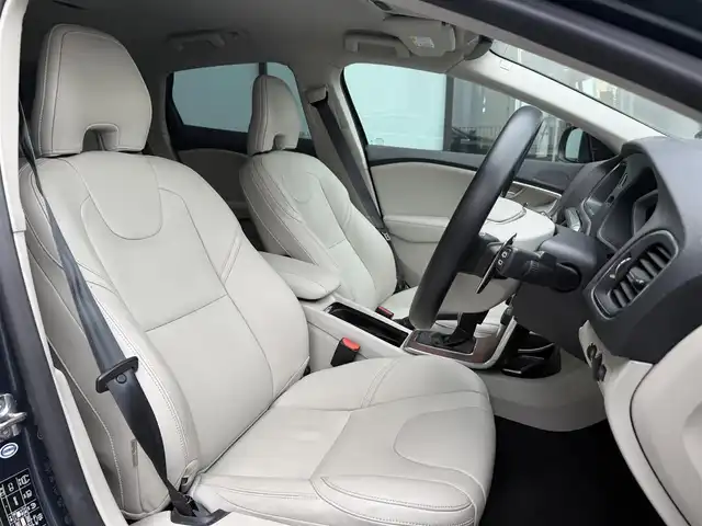 ボルボ Ｖ４０ D4 インスクリプション 和歌山県 2017(平29)年 6.7万km デニムブルーメタリック ナビ/バックカメラ/BT/TV/USB/CD/DVD/白革/前席パワーシート/前席シートヒーター/D席メモリ機能/LEDライト/ETC/ACC/BLIS/純正17インチホイール