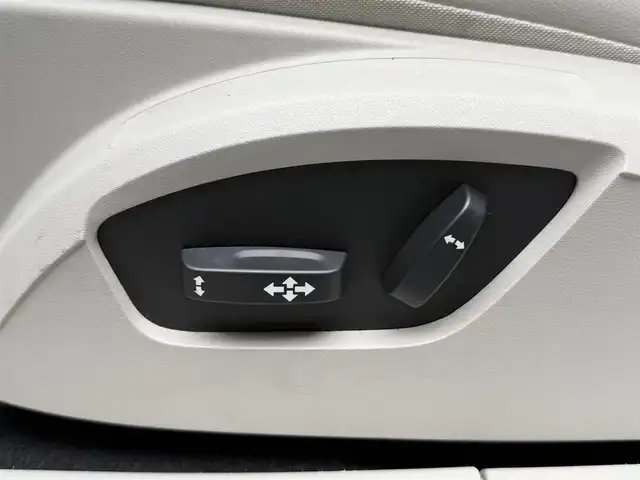 ボルボ Ｖ４０ D4 インスクリプション 和歌山県 2017(平29)年 6.7万km デニムブルーメタリック ナビ/バックカメラ/BT/TV/USB/CD/DVD/白革/前席パワーシート/前席シートヒーター/D席メモリ機能/LEDライト/ETC/ACC/BLIS/純正17インチホイール