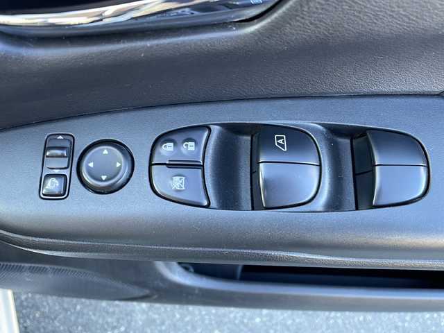 日産 セレナ X V 岩手県 2021(令3)年 2.7万km ブリリアントホワイトパール エマージェンシーブレーキ/ワンオーナー/純正ナビ/　CD/フルセグ/Bluetooth/アラウンドビューモニター/両側パワースライドドア/コーナーセンサー/クルーズコントロール/ドライブレコーダー/BSM/純正ホイールキャップ付きスタッドレスタイヤ積込み/スマートキー/保証書