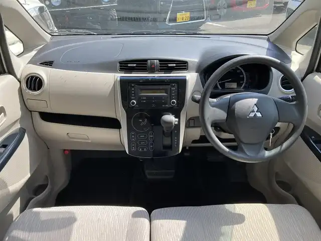 三菱 ｅＫワゴン M e－アシスト 大分県 2015(平27)年 1.4万km ホワイト 衝突被害軽減ブレーキ/社外フロアマット/社外ドラレコ/5月3日から5月7日までお休みの為、書類発送及び車両搬出は5月8日以降になります。