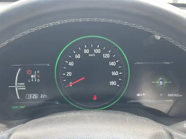 ホンダ ヴェゼル ハイブリッド RS ホンダセンシング 島根県 2017(平29)年 6.1万km プレミアムクリスタルレッドM ディーラーOPメモリナビ (CD/DVD/BT/フルセグ)/バックカメラ/スマートシティーブレーキサポート/路外逸脱抑制システム/先行車発進お知らせ/アダクティブクルーズコントロール/レーンキープアシスト/前席シートヒーター /オートライト/パドルシフト/純正フロアマット/LEDヘッドライト/スペアキー×1