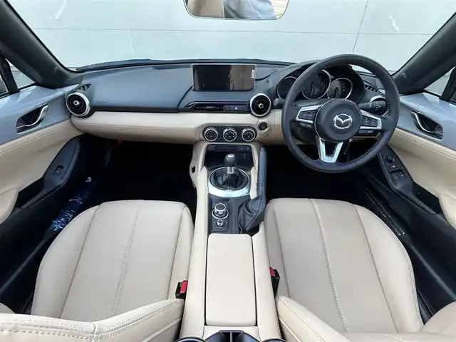 マツダ ロードスター S レザーパッケージ Vセレクション 茨城県 2024(令6)年 0.4万km グレー 純正ナビ/フルセグTV/Bluetooth接続/バックカメラ/スポーツタンナッパ本革シート/シートヒーター/BOSEサウンド/クルーズコントロール/LEDオートライト/純正１６インチアルミホイール/コーナーセンサー/USB入力端子/ベージュソフトトップ
