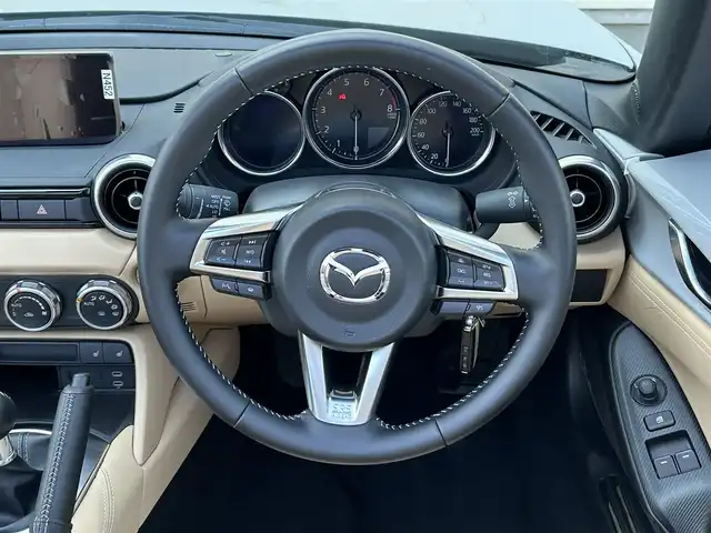 マツダ ロードスター S レザーパッケージ Vセレクション 茨城県 2024(令6)年 0.4万km グレー 純正ナビ/フルセグTV/Bluetooth接続/バックカメラ/スポーツタンナッパ本革シート/シートヒーター/BOSEサウンド/クルーズコントロール/LEDオートライト/純正１６インチアルミホイール/コーナーセンサー/USB入力端子/ベージュソフトトップ