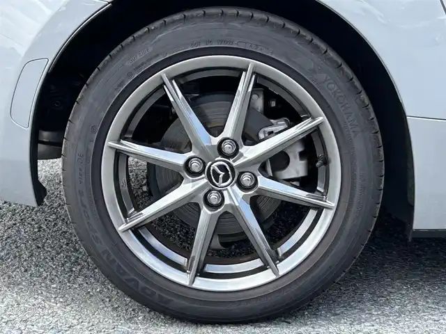 マツダ ロードスター S レザーパッケージ Vセレクション 茨城県 2024(令6)年 0.4万km グレー 純正ナビ/フルセグTV/Bluetooth接続/バックカメラ/スポーツタンナッパ本革シート/シートヒーター/BOSEサウンド/クルーズコントロール/LEDオートライト/純正１６インチアルミホイール/コーナーセンサー/USB入力端子/ベージュソフトトップ
