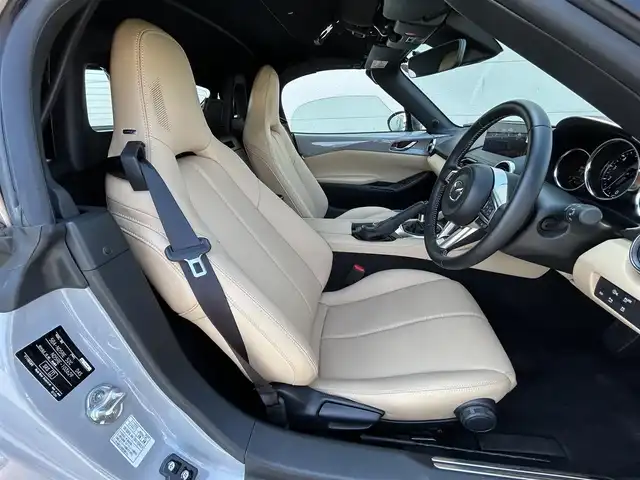 マツダ ロードスター S レザーパッケージ Vセレクション 茨城県 2024(令6)年 0.4万km グレー 純正ナビ/フルセグTV/Bluetooth接続/バックカメラ/スポーツタンナッパ本革シート/シートヒーター/BOSEサウンド/クルーズコントロール/LEDオートライト/純正１６インチアルミホイール/コーナーセンサー/USB入力端子/ベージュソフトトップ