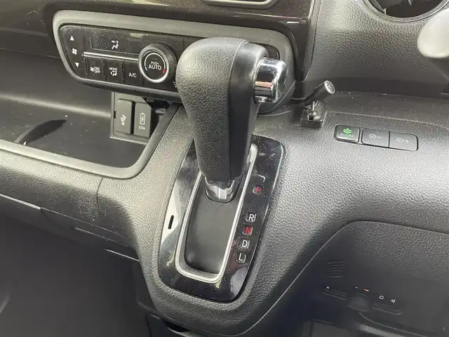 ホンダ Ｎ ＢＯＸ カスタム G L ホンダセンシング 道央・札幌 2019(平31)年 10.2万km プラチナホワイトパール ４WD/純正メモリナビ（CD/DVD/FM/AM/SD/BT)/フルセグ（走行中視聴可能）/バックカメラ/ウィンカーミラー/クルーズコントロール/ドアバイザー/プッシュスタート/片側パワースライドドア/ビルトインETC/オートライト/フォグランプ/前席シートヒーター/コーナーセンサー（前）/ステアリングスイッチ/ベンチシート/フルフラットシート/チップアップシート/レーンキープアシスト/衝突軽減ブレーキ/横滑り防止装置/サイドエアバッグ/カーテンエアバッグ