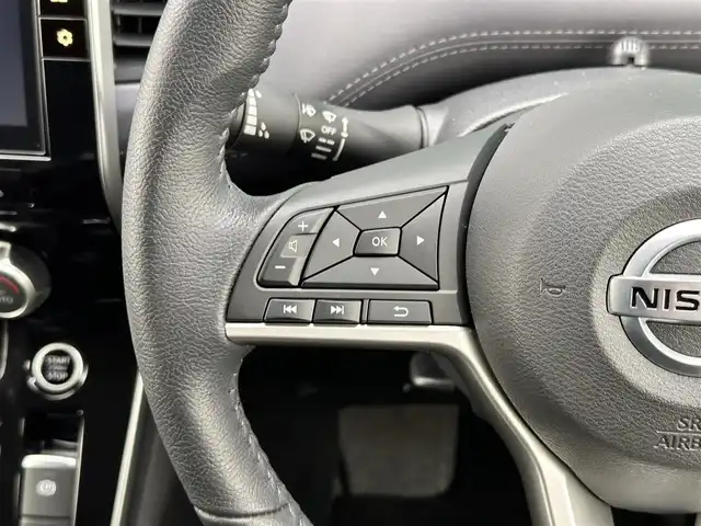 日産 セレナ ハイウェイスター V 宮城県 2021(令3)年 1.2万km ブリリアントホワイトパール 2トーン セーフティパックA/・SRSエアバッグ（サイド/カーテン）/・インテリジェントアラウンドビューモニター/・インテリジェントルームミラー/・ふらつき警報/・ヒーター付ドアミラー/リアオートエアコン/3列目ヒーターダクト/防水シート/＝＝＝/プロパイロット/インテリジェントエマージェンシーブレーキ/踏み間違い衝突防止アシスト/車線逸脱警報/車線逸脱防止支援システム/後側方車両検知警報/後退時車両検知警報/後側方衝突防止支援システム/前方衝突予測警報/コーナーセンサー/純正10インチナビ/・CD/DVD/・Bluetooth/・フルセグTV/ビルトインETC/ドライブレコーダー/ハンズフリーパワースライドドア（両側）/革巻きステアリング/電動パーキングブレーキ/ブレーキホールド/アダプティブLEDヘッドランプ/フォグランプ/オートライト/スマートキー＆プッシュスタート/電動格納ミラー/純正16インチAW/純正ドアバイザー/純正フロアマット/W/サイド/カーテンエアバッグ