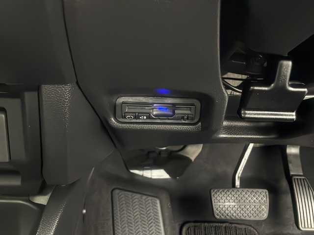 ホンダ フィット ハイブリット Lパッケージ 大阪府 2017(平29)年 5.2万km ブリリアントスポーティブルーメタリック2トーン 純正7インチインターナビ【VXM-174VFXi】/【AM/FM/CD/DVD/Bluetooth/フルセグTV】/ナビ装着用スペシャルパッケージ/バックカメラ/ETC/あんしんパッケージ/・シティブレーキアクティブシステム/・低速域衝突軽減ブレーキ/・誤発進抑制機能/・サイドカーテンエアバッグシステム/・前席用i-サイドエアバッグシステム/クルーズコントロール/ハーフレザーシート/タッチパネル式AAC/本革巻きステアリング/LEDヘッドライト/オートライト