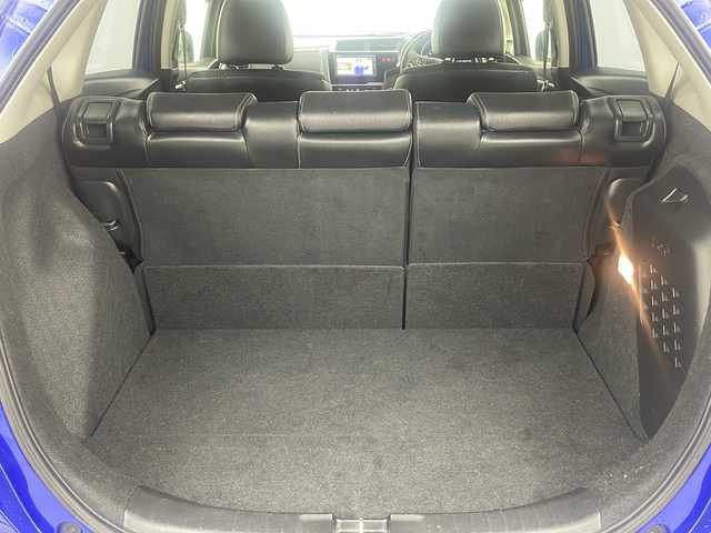 ホンダ フィット ハイブリット Lパッケージ 大阪府 2017(平29)年 5.2万km ブリリアントスポーティブルーメタリック2トーン 純正7インチインターナビ【VXM-174VFXi】/【AM/FM/CD/DVD/Bluetooth/フルセグTV】/ナビ装着用スペシャルパッケージ/バックカメラ/ETC/あんしんパッケージ/・シティブレーキアクティブシステム/・低速域衝突軽減ブレーキ/・誤発進抑制機能/・サイドカーテンエアバッグシステム/・前席用i-サイドエアバッグシステム/クルーズコントロール/ハーフレザーシート/タッチパネル式AAC/本革巻きステアリング/LEDヘッドライト/オートライト