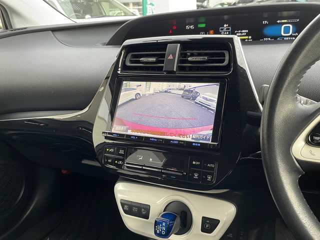 トヨタ プリウス S ツーリングセレクション 愛知県 2017(平29)年 6万km エモーショナルレッド 純正9型ナビゲーション/【AM/FM/BT/CD/DVD/フルセグ】/バックカメラ/ビルトインETC/プリクラッシュセーフティ/レーンキープアシスト/前方ドライブレコーダー/黒合皮シート/前席シートヒーター/プッシュスタート/スマートキー/横滑り防止装置/LEDヘッドライト/純正フォグライト/純正17インチアルミホイール/純正フロアマット/純正ドアバイザー/スペアキー1本/新車保証書