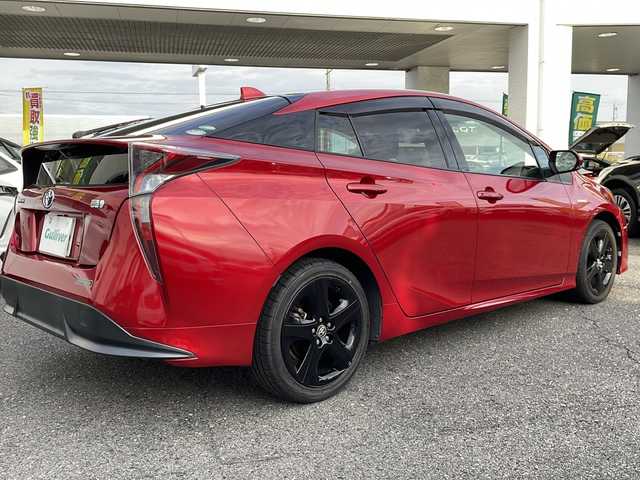 トヨタ プリウス S ツーリングセレクション 愛知県 2017(平29)年 6万km エモーショナルレッド 純正9型ナビゲーション/【AM/FM/BT/CD/DVD/フルセグ】/バックカメラ/ビルトインETC/プリクラッシュセーフティ/レーンキープアシスト/前方ドライブレコーダー/黒合皮シート/前席シートヒーター/プッシュスタート/スマートキー/横滑り防止装置/LEDヘッドライト/純正フォグライト/純正17インチアルミホイール/純正フロアマット/純正ドアバイザー/スペアキー1本/新車保証書