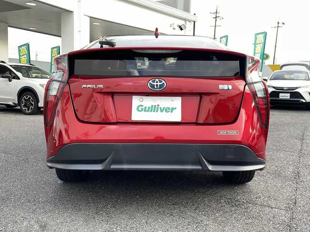 トヨタ プリウス S ツーリングセレクション 愛知県 2017(平29)年 6万km エモーショナルレッド 純正9型ナビゲーション/【AM/FM/BT/CD/DVD/フルセグ】/バックカメラ/ビルトインETC/プリクラッシュセーフティ/レーンキープアシスト/前方ドライブレコーダー/黒合皮シート/前席シートヒーター/プッシュスタート/スマートキー/横滑り防止装置/LEDヘッドライト/純正フォグライト/純正17インチアルミホイール/純正フロアマット/純正ドアバイザー/スペアキー1本/新車保証書