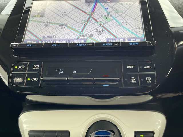 トヨタ プリウス S ツーリングセレクション 愛知県 2017(平29)年 6万km エモーショナルレッド 純正9型ナビゲーション/【AM/FM/BT/CD/DVD/フルセグ】/バックカメラ/ビルトインETC/プリクラッシュセーフティ/レーンキープアシスト/前方ドライブレコーダー/黒合皮シート/前席シートヒーター/プッシュスタート/スマートキー/横滑り防止装置/LEDヘッドライト/純正フォグライト/純正17インチアルミホイール/純正フロアマット/純正ドアバイザー/スペアキー1本/新車保証書