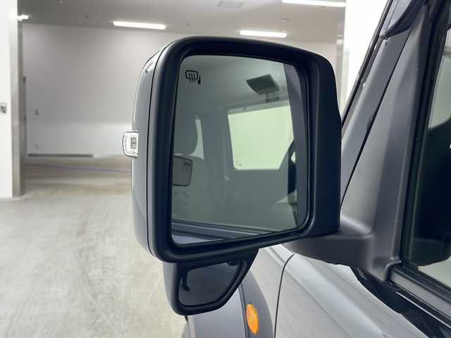 スズキ ジムニー ノマド FC 熊本県 2025(令7)年 0.1千km 黒 2/4WD切り替え/デュアルカメラブレーキサポート/先行車発進お知らせ/標識認識機能/アダプティブクルーズコントロール/車線逸脱警報機能/ふらつき警報機能/前席シートヒーター/コーナーセンサー/アイドリングストップ/電動格納ミラー/ミラウィンカー/ミラーヒーター/フロントフォグランプ/取り扱い説明書/保証書/・カラーコードWB3