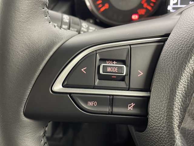 スズキ ジムニー ノマド FC 熊本県 2025(令7)年 0.1千km 黒 2/4WD切り替え/デュアルカメラブレーキサポート/先行車発進お知らせ/標識認識機能/アダプティブクルーズコントロール/車線逸脱警報機能/ふらつき警報機能/前席シートヒーター/コーナーセンサー/アイドリングストップ/電動格納ミラー/ミラウィンカー/ミラーヒーター/フロントフォグランプ/取り扱い説明書/保証書/・カラーコードWB3