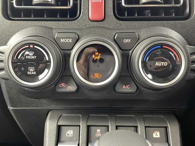 スズキ ジムニー ノマド FC 熊本県 2025(令7)年 0.1千km 黒 2/4WD切り替え/デュアルカメラブレーキサポート/先行車発進お知らせ/標識認識機能/アダプティブクルーズコントロール/車線逸脱警報機能/ふらつき警報機能/前席シートヒーター/コーナーセンサー/アイドリングストップ/電動格納ミラー/ミラウィンカー/ミラーヒーター/フロントフォグランプ/取り扱い説明書/保証書/・カラーコードWB3