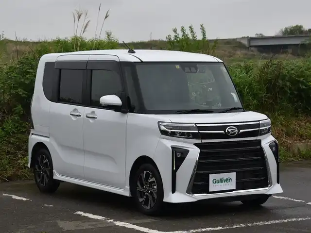 ダイハツ タント カスタム X 福岡県 2023(令5)年 1.3万km シャイニングホワイトパール ワンオーナー/社外メモリナビ/フルセグTV・BT・CD・DVD・FM・AM/全方位カメラ/スマートアシスト/オートハイビーム/クリアランスソナー/純正LEDヘッドライト/両側パワースライドドア/ステアリングスイッチ/電動パーキングブレーキ/ブレーキホールド/保証書・取説・スペアキー