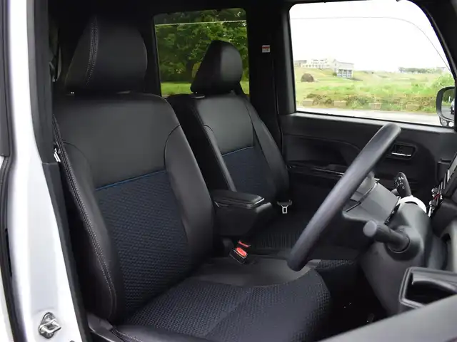 ダイハツ タント カスタム X 福岡県 2023(令5)年 1.3万km シャイニングホワイトパール ワンオーナー/社外メモリナビ/フルセグTV・BT・CD・DVD・FM・AM/全方位カメラ/スマートアシスト/オートハイビーム/クリアランスソナー/純正LEDヘッドライト/両側パワースライドドア/ステアリングスイッチ/電動パーキングブレーキ/ブレーキホールド/保証書・取説・スペアキー