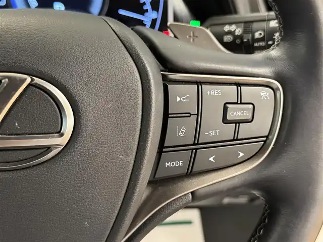 レクサス ＵＸ 250h バージョンL 群馬県 2021(令3)年 6.9万km ソニッククォーツ 純正ナビ/　（AM/FM/CD/DVD/BT）/フルセグTV/全方位カメラ/Lexus Safety System＋/　・プリクラッシュセーフティ/　・レーントレーシングアシスト（LTA）/　・ロードサインアシスト（RSA）/ビルトインETC2.0/レーダークルーズコントロール/D/N席シートヒーター/D/N席シートクーラー/D席メモリーシート/ハンズフリーパワーバックドア/LEDヘッドライト/充電用USB/タイプC/スマートキー
