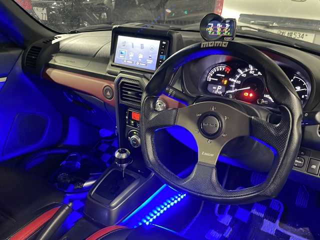 ダイハツ コペン ローブ 茨城県 2017(平29)年 11.3万km ブライトシルバーメタリック (株)IDOMが運営する【じしゃロン水戸店】の自社ローン専用車両になりますこちらは現金またはオートローンご利用時の価格です。自社ローンご希望の方は別途その旨お申付け下さい/純正ナビ(FC、M、AM、フルセグTV、SD/DVD、CD、BT)/バックカメラ/純正フロアマット/プッシュスタート/スマートキー/アイドリングストップ/横滑り防止/ETC/LEDヘッドライト