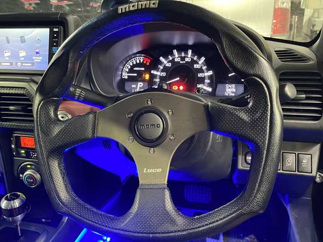 ダイハツ コペン ローブ 茨城県 2017(平29)年 11.3万km ブライトシルバーメタリック (株)IDOMが運営する【じしゃロン水戸店】の自社ローン専用車両になりますこちらは現金またはオートローンご利用時の価格です。自社ローンご希望の方は別途その旨お申付け下さい/純正ナビ(FC、M、AM、フルセグTV、SD/DVD、CD、BT)/バックカメラ/純正フロアマット/プッシュスタート/スマートキー/アイドリングストップ/横滑り防止/ETC/LEDヘッドライト