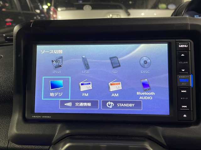 ダイハツ コペン ローブ 茨城県 2017(平29)年 11.3万km ブライトシルバーメタリック (株)IDOMが運営する【じしゃロン水戸店】の自社ローン専用車両になりますこちらは現金またはオートローンご利用時の価格です。自社ローンご希望の方は別途その旨お申付け下さい/純正ナビ(FC、M、AM、フルセグTV、SD/DVD、CD、BT)/バックカメラ/純正フロアマット/プッシュスタート/スマートキー/アイドリングストップ/横滑り防止/ETC/LEDヘッドライト