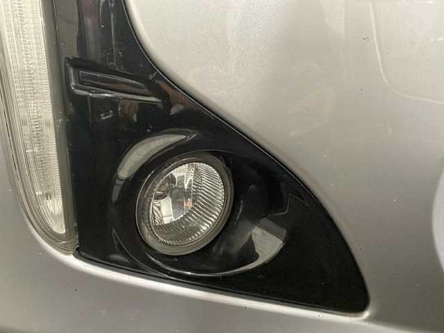 ダイハツ コペン ローブ 茨城県 2017(平29)年 11.3万km ブライトシルバーメタリック (株)IDOMが運営する【じしゃロン水戸店】の自社ローン専用車両になりますこちらは現金またはオートローンご利用時の価格です。自社ローンご希望の方は別途その旨お申付け下さい/純正ナビ(FC、M、AM、フルセグTV、SD/DVD、CD、BT)/バックカメラ/純正フロアマット/プッシュスタート/スマートキー/アイドリングストップ/横滑り防止/ETC/LEDヘッドライト