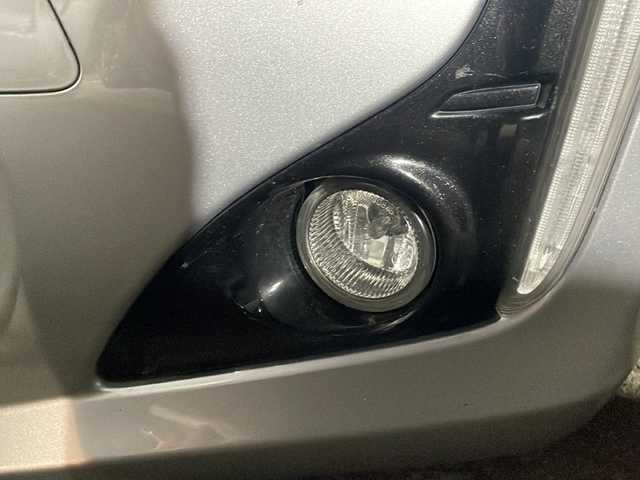 ダイハツ コペン ローブ 茨城県 2017(平29)年 11.3万km ブライトシルバーメタリック (株)IDOMが運営する【じしゃロン水戸店】の自社ローン専用車両になりますこちらは現金またはオートローンご利用時の価格です。自社ローンご希望の方は別途その旨お申付け下さい/純正ナビ(FC、M、AM、フルセグTV、SD/DVD、CD、BT)/バックカメラ/純正フロアマット/プッシュスタート/スマートキー/アイドリングストップ/横滑り防止/ETC/LEDヘッドライト