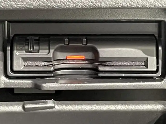 日産 セレナ ライダー プロパイロット E 愛知県 2017(平29)年 5.5万km ダイヤモンドブラック 純正９インチナビ（地図SD欠）/（AM/FM/Bluetooth/フルセグTV/CD/DVD/SD/AUX/USB）　/プロパイロット　/衝突軽減ブレーキ　/両側電動スライドドア　/ＬＥＤヘッドライト　/後席フリップダウンモニター　/バッグカメラ　/ドライブレコーダー　/コーナーセンサー/エマージェンシーブレーキ/車線逸脱警報/車線逸脱防止支援　/横揺れ防止装置/オートホールド　/プッシュスタート/スマートキー/アイドリングストップ/純正フロアマット/オートライト