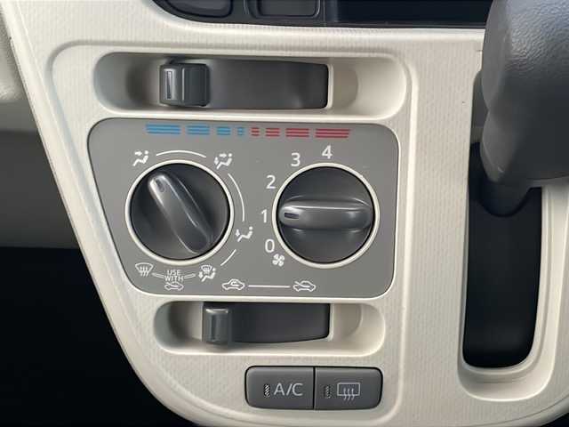 ダイハツ ムーヴ L SAⅡ 茨城県 2017(平29)年 0.5万km ブライトシルバーメタリック ワンオーナー/純正ナビ/　　【フルセグ、BT、CD、DVD】/衝突被害軽減システム/横滑り防止装置/アイドリングストップ/純正フロアマット