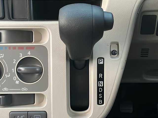 ダイハツ ムーヴ L SAⅡ 茨城県 2017(平29)年 0.5万km ブライトシルバーメタリック ワンオーナー/純正ナビ/　　【フルセグ、BT、CD、DVD】/衝突被害軽減システム/横滑り防止装置/アイドリングストップ/純正フロアマット