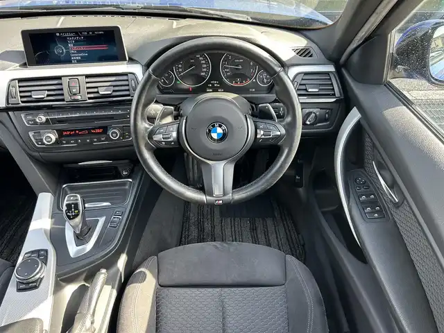 ＢＭＷ ３２０ｉ xDrive Mスポーツ 石川県 2015(平27)年 2.9万km 青 4WD/インテリジェントセーフティ/純正ナビ/　Bluetooth・AM/FM・CD・DVD・USB・AUX/バックカメラ/ルームミラーETC/アダプティブクルーズコントロール/パワーシート（D+N席）/シートメモリー/パドルシフト/横滑り防止装置/盗難防止装置/純正アルミホイール/スマートキー