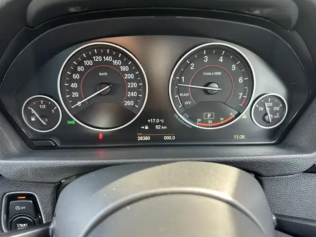 ＢＭＷ ３２０ｉ xDrive Mスポーツ 石川県 2015(平27)年 2.9万km 青 4WD/インテリジェントセーフティ/純正ナビ/　Bluetooth・AM/FM・CD・DVD・USB・AUX/バックカメラ/ルームミラーETC/アダプティブクルーズコントロール/パワーシート（D+N席）/シートメモリー/パドルシフト/横滑り防止装置/盗難防止装置/純正アルミホイール/スマートキー