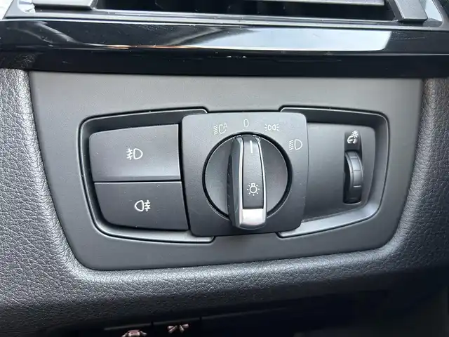 ＢＭＷ ３２０ｉ xDrive Mスポーツ 石川県 2015(平27)年 2.9万km 青 4WD/インテリジェントセーフティ/純正ナビ/　Bluetooth・AM/FM・CD・DVD・USB・AUX/バックカメラ/ルームミラーETC/アダプティブクルーズコントロール/パワーシート（D+N席）/シートメモリー/パドルシフト/横滑り防止装置/盗難防止装置/純正アルミホイール/スマートキー