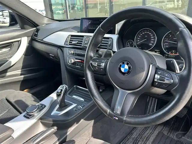 ＢＭＷ ３２０ｉ xDrive Mスポーツ 石川県 2015(平27)年 2.9万km 青 4WD/インテリジェントセーフティ/純正ナビ/　Bluetooth・AM/FM・CD・DVD・USB・AUX/バックカメラ/ルームミラーETC/アダプティブクルーズコントロール/パワーシート（D+N席）/シートメモリー/パドルシフト/横滑り防止装置/盗難防止装置/純正アルミホイール/スマートキー