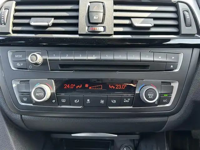 ＢＭＷ ３２０ｉ xDrive Mスポーツ 石川県 2015(平27)年 2.9万km 青 4WD/インテリジェントセーフティ/純正ナビ/　Bluetooth・AM/FM・CD・DVD・USB・AUX/バックカメラ/ルームミラーETC/アダプティブクルーズコントロール/パワーシート（D+N席）/シートメモリー/パドルシフト/横滑り防止装置/盗難防止装置/純正アルミホイール/スマートキー