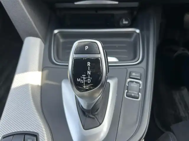 ＢＭＷ ３２０ｉ xDrive Mスポーツ 石川県 2015(平27)年 2.9万km 青 4WD/インテリジェントセーフティ/純正ナビ/　Bluetooth・AM/FM・CD・DVD・USB・AUX/バックカメラ/ルームミラーETC/アダプティブクルーズコントロール/パワーシート（D+N席）/シートメモリー/パドルシフト/横滑り防止装置/盗難防止装置/純正アルミホイール/スマートキー