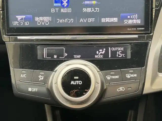 トヨタ プリウス α S ツーリングセレクション 兵庫県 2015(平27)年 5.1万km ホワイトパールクリスタルシャイン 社外ナビ(EX009V)/(CD/DVD/BT/SD)/フルセグTV/バックカメラ/ETC/前後ドライブレコーダー/社外レーダー/LEDヘッドライト/オートライト/フォグランプ/ステアリングリモコン/革巻きステアリング/電動格納ミラー/スマートキー/社外フロアマット/純正ドアバイザー/純正アルミ16インチ