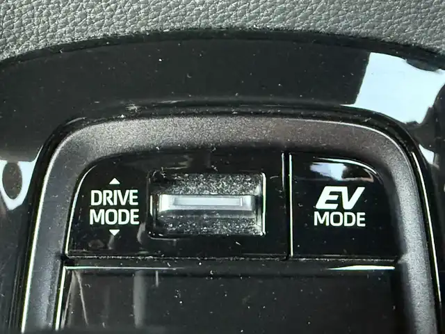 トヨタ カローラツーリング ハイブリッド ダブルバイビー 千葉県 2020(令2)年 4.5万km スパークリングブラックパールクリスタルシャイン 純正ディスプレイオーディオ/バックカメラ/クルーズコントロール/前席シートヒーター/ビルトインETC/ハンドルヒーター/ステアリングスイッチ/ハーフレザーシート/プッシュスタート/スマートキー/AC100V/コーナーセンサー/衝突被害軽減ブレーキ/レーンキープアシスト