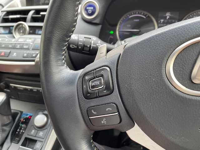 レクサス ＮＸ 300h バージョンL 東京都 2014(平26)年 6.5万km ソニッククォーツ パノラマルーフ/保証書・取説・カードキー＆スマートキー/ナノイーエアコン/革巻きステア・パドルシフト・ステアヒーター/クルーズコントロール/ガーネット（赤）レザーシート/前席パワーシート（運転席メモリ付）・シートヒーター・ベンチレーション/後席電動格納＆リクライニング機能/純正SDナビ・フルセグTV/bL/DVD/CD/SD/BT/AUX/USB/MSV/純正ビルトインETC/ドライブレコーダー/純正18インチアルミ/パワーバックドア（イージークロージャー付）/角型3眼LEDヘッドライト＆LEDデイライト・オイートライト・LEDフォグ/AC100V/100Wアクセサリーコンセント/ウィンカーミラー（電動オート格納/メモリ/ヒーター）/トノカバー/サイド＆カーテン＆ニーエアバック/純正18インチアルミ