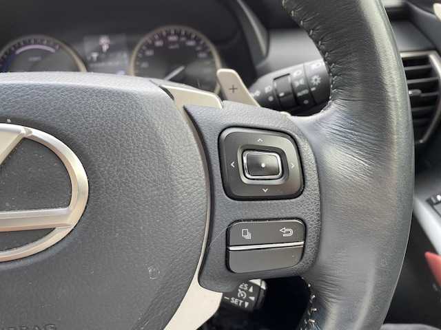 レクサス ＮＸ 300h バージョンL 東京都 2014(平26)年 6.5万km ソニッククォーツ パノラマルーフ/保証書・取説・カードキー＆スマートキー/ナノイーエアコン/革巻きステア・パドルシフト・ステアヒーター/クルーズコントロール/ガーネット（赤）レザーシート/前席パワーシート（運転席メモリ付）・シートヒーター・ベンチレーション/後席電動格納＆リクライニング機能/純正SDナビ・フルセグTV/bL/DVD/CD/SD/BT/AUX/USB/MSV/純正ビルトインETC/ドライブレコーダー/純正18インチアルミ/パワーバックドア（イージークロージャー付）/角型3眼LEDヘッドライト＆LEDデイライト・オイートライト・LEDフォグ/AC100V/100Wアクセサリーコンセント/ウィンカーミラー（電動オート格納/メモリ/ヒーター）/トノカバー/サイド＆カーテン＆ニーエアバック/純正18インチアルミ