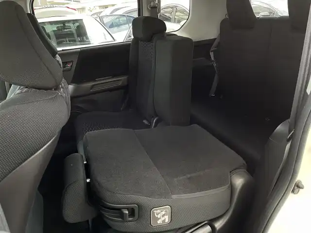 ホンダ クロスロード 18L Xパッケージ 宮城県 2007(平19)年 9.7万km プレミアムホワイトパール 純正ＨＤＤナビ/３列シート/バックカメラ/オートライト/スペアキー/ＤＶＤ／ＡＭ／ＦＭ