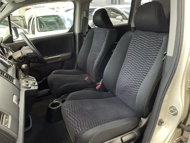 ホンダ クロスロード 18L Xパッケージ 宮城県 2007(平19)年 9.7万km プレミアムホワイトパール 純正ＨＤＤナビ/３列シート/バックカメラ/オートライト/スペアキー/ＤＶＤ／ＡＭ／ＦＭ