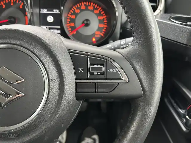 スズキ ジムニー シエラ JC 埼玉県 2023(令5)年 1.7万km ブルーイッシュブラックパール3 ワンオーナー/panasonic CN-HE01WD/(AM/FM/BT/CD/DVD/SD)/フルセグTV/バックカメラ/ETC/スズキセーフティーサポート/・ヒルディセントコントロール/クルコン追従無し/前席シートヒーター/前方ドライブレコーダー/アイドリングストップ/オートライト/オートエアコン/プッシュスタートボタン/スマートキー×１/ステアリングスイッチ/純正フロアマット/車両/ナビ 取扱説明書/保証書