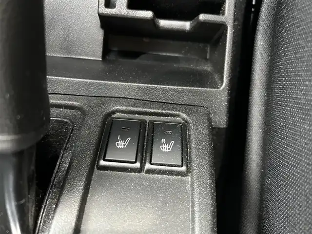 スズキ ジムニー シエラ JC 埼玉県 2023(令5)年 1.7万km ブルーイッシュブラックパール3 ワンオーナー/panasonic CN-HE01WD/(AM/FM/BT/CD/DVD/SD)/フルセグTV/バックカメラ/ETC/スズキセーフティーサポート/・ヒルディセントコントロール/クルコン追従無し/前席シートヒーター/前方ドライブレコーダー/アイドリングストップ/オートライト/オートエアコン/プッシュスタートボタン/スマートキー×１/ステアリングスイッチ/純正フロアマット/車両/ナビ 取扱説明書/保証書